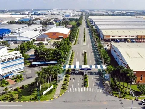 Bất động sản công nghiệp “nóng rẫy”, loạt ông lớn nhà ở đổ xô “lấn sân”: Dễ ăn hay dễ... vấp?