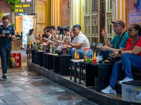 Hà Nội đề xuất thu phí vỉa hè để kinh doanh, cao nhất 45.000 đồng/m2/tháng