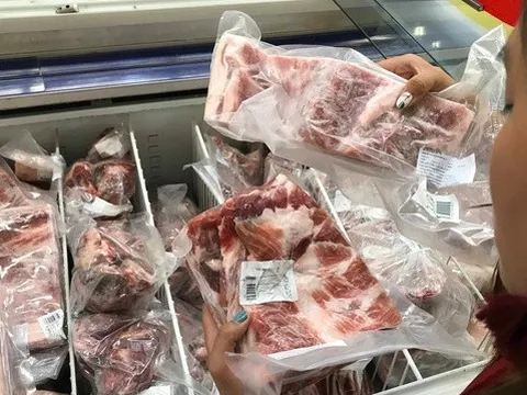 Hơn 230.000 tấn thịt ngoại “đổ bộ” Việt Nam: Có gì trong cơn sốt?