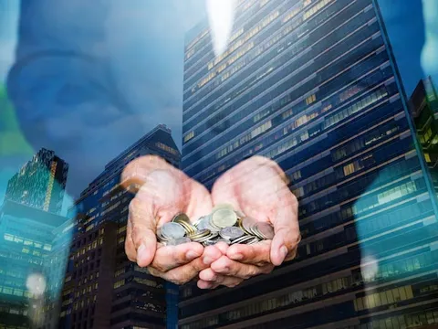 Cuộc chơi mới của ngành chứng khoán: Ai có ngân hàng sau lưng, người đó thắng!