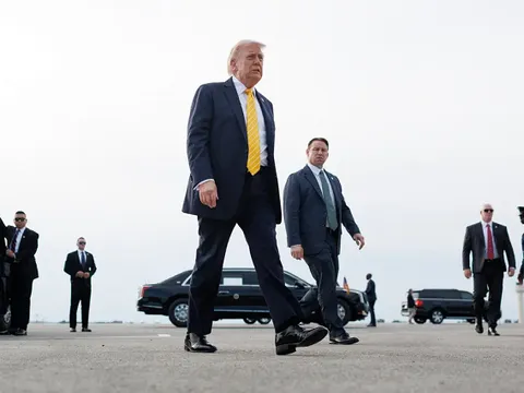 Tòa liên bang “tuýt còi” Trump: Thuế nhập khẩu 10% bị phán bất hợp pháp, Nhà Trắng đối mặt cú đánh lớn trước thềm gặp ông Tập