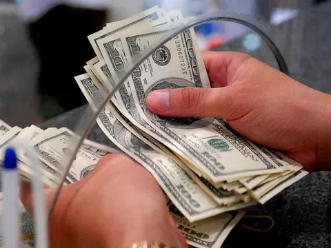 Siết chặt hoạt động đổi tiền: Cấm đại lý bán ngoại tệ trái phép