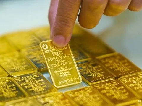 [GIÁ VÀNG 12/5] Đồng loạt “cắm đầu”, nhà đầu tư chóng mặt!