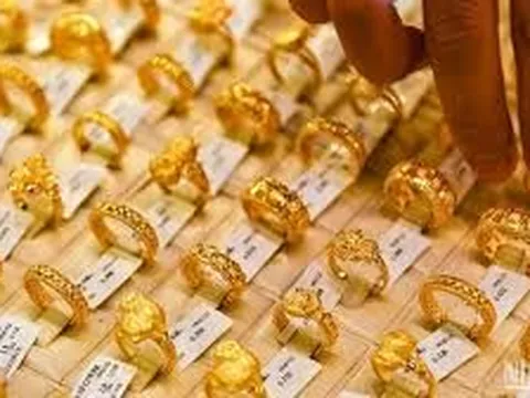 Giá vàng hôm nay 5/8: Vàng trong nước phi nước đại, vàng thế giới nhăm nhe vượt 3.400 USD/ounce!