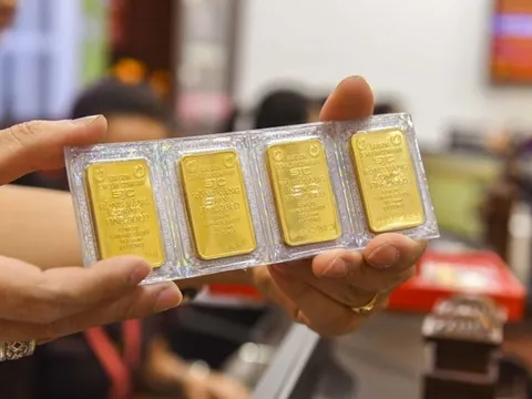 Giá vàng hôm nay 4/9: Lên tiếp, trong nước lẫn thế giới!