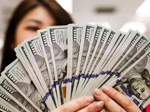 Giá USD tại ngân hàng giảm mạnh, xuống mức thấp nhất trong 1 năm rưỡi!