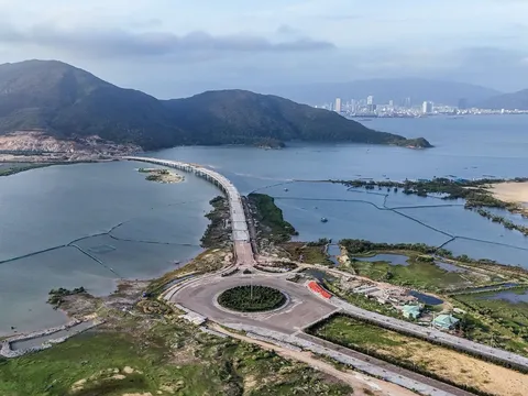 Hợp long cầu Hải Giang, mở trục kết nối chiến lược vào MerryLand Quy Nhơn