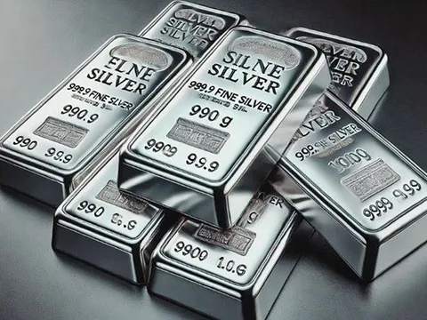 Bạc tăng giá dữ dội ngày 30/9, cả thế giới lẫn trong nước bùng nổ