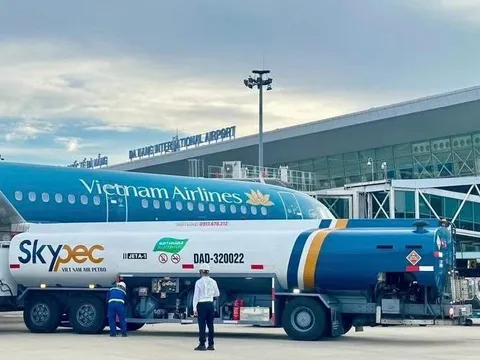 Giá nhiên liệu bay tăng gấp 3, các hãng hàng không đứng trước nguy cơ “càng bay càng lỗ”