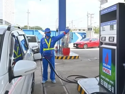 Từ 15h ngày 17/9: Giá xăng vượt 25.000 đồng/lít, diesel sát mốc 30.000 đồng