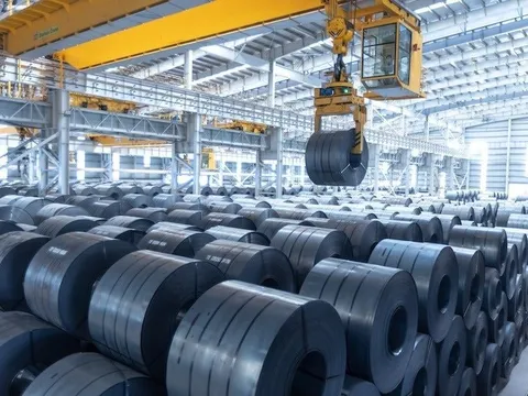 Căng! Việt Nam áp thuế gần 28% với thép cán nóng Trung Quốc vì “bán phá giá”