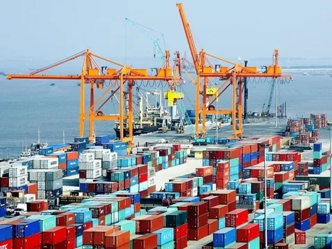 Xuất nhập khẩu Việt Nam lập kỷ lục: 8 tháng cán mốc 770 tỷ USD