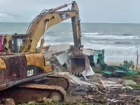 Phú Quốc cưỡng chế 15.000m² đất bị 3 hộ dân bao chiếm
