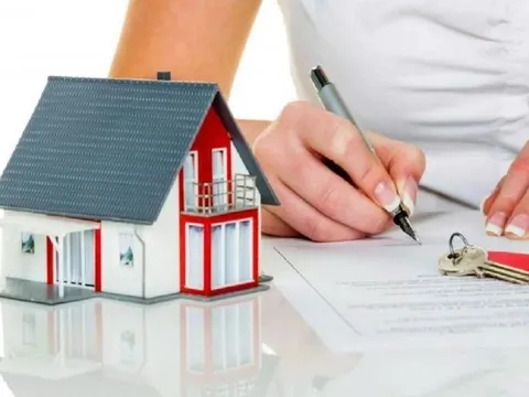 Lãi vay mua nhà leo thang, người vay gồng mình “toát mồ hôi” vì lãi thả nổi, giới đầu cơ lướt sóng dần rút lui