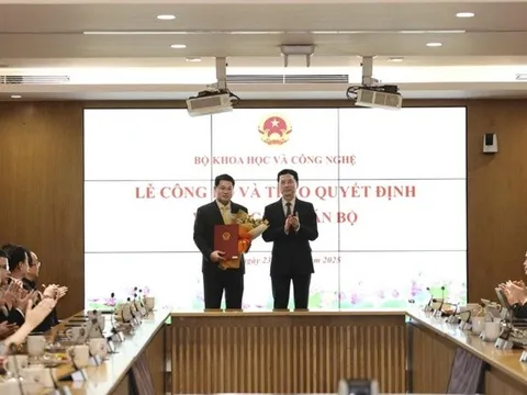 Ông Nguyễn Trường Giang chính thức làm Chủ tịch HĐTV VNPost