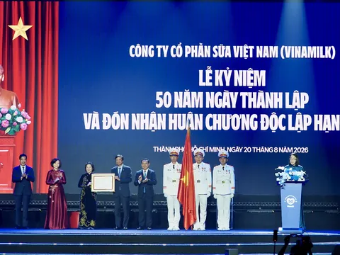 Nữa thế kỷ phụng sự khát vọng Việt, Vinamilk đón nhận Huân chương Độc lập Hạng nhất
