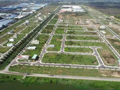 Khu dân cư Hồng Đạt ở Long An chờ sổ đỏ 5 năm: Tiền sử dụng đất cao hơn giá bán, chủ đầu tư 'kêu trời'