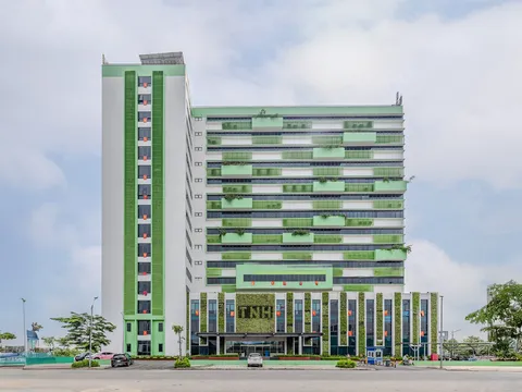 Động thái đáng chú ý tại Bệnh viện TNH: Thành viên HĐQT đăng ký bán sạch cổ phiếu đang nắm giữ khi doanh nghiệp lỗ 71 tỷ đồng