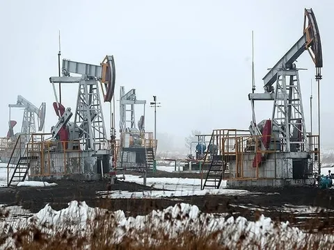 Dầu Brent bật tăng gần 4%: Trung Đông căng như dây đàn, nguy cơ “đứt nguồn” toàn cầu