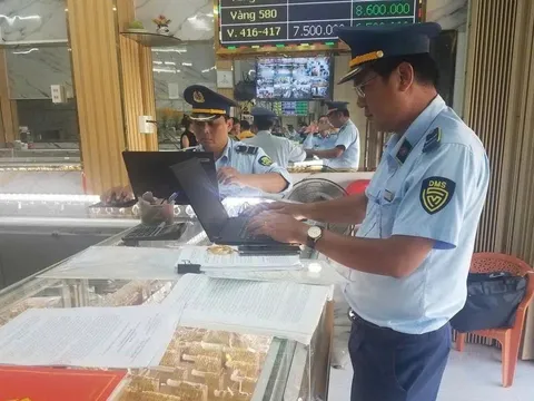 Phát hiện bán vàng giả nhãn hiệu Chanel, Versace tại Đồng Tháp, 9 doanh nghiệp bị xử phạt, buộc tiêu hủy