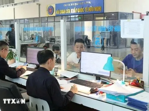 Loạt chính sách kinh tế mới có hiệu lực từ 1/9: hỗ trợ công nghiệp, mở vốn startup, siết ngân hàng và ngoại hối